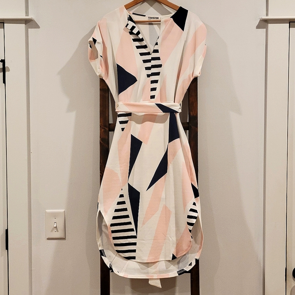 Short sleeve dress